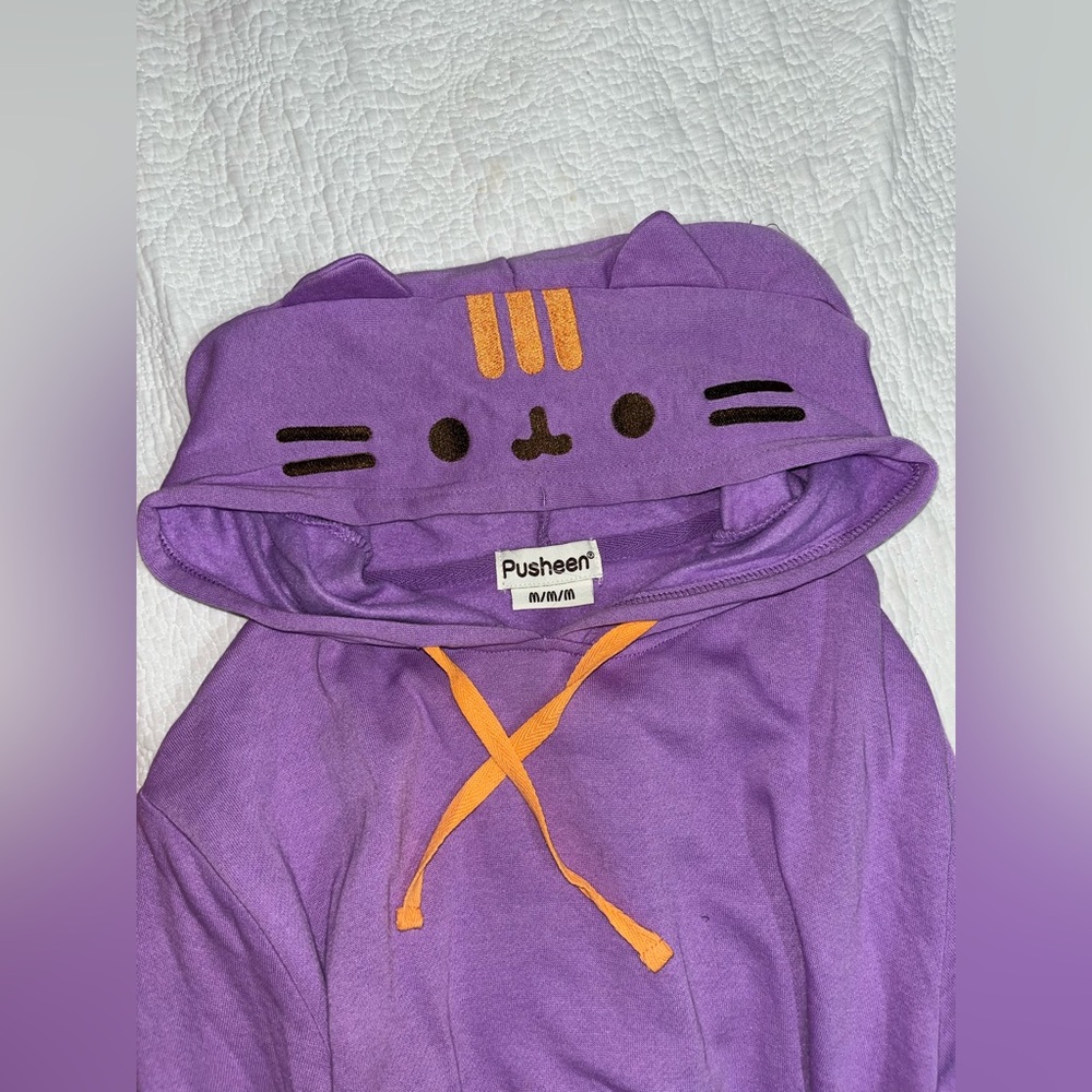 RARE! Pusheen exclusive DEADSTOCK Halloween bat sweatshirt, oversized. Size M